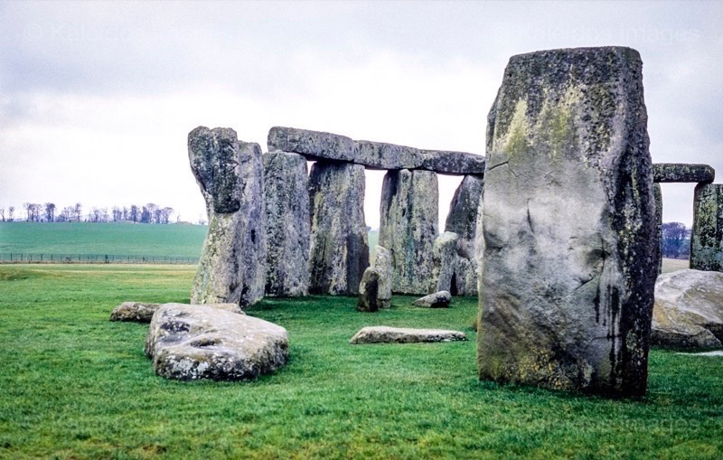 Stonehenge, megalith, prehistoric monument, Wiltshire, Salisbury, UNESCO, world heritage, neolithic, bronze age, stone circle, trilithons, sarsen stones, bluestones, solstice, astronomy, observatory, temple, rituals, archaeology, England, druids, ancient civilization, Tarek Charara, Kaleidos, Kaleidos images, La parole à l'image, heritage photography, visual documentation, archaeological photography, documentary imagery, cultural photography